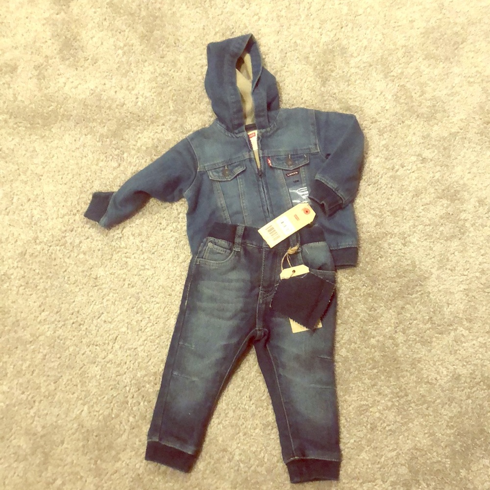 Levi’s 18 mo “denim” knit jogging suit